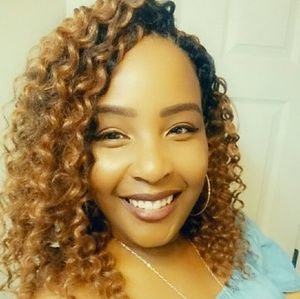 Meet your Posher, Angela